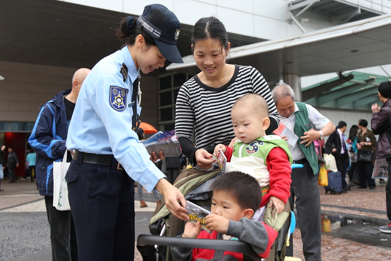 社區宣傳     重在接觸與親民