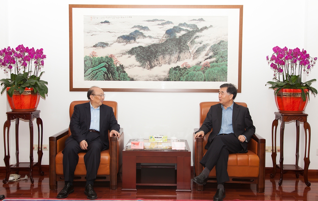 廣東省委書記汪洋（右）冀與澳大合作促進粵澳高校發展