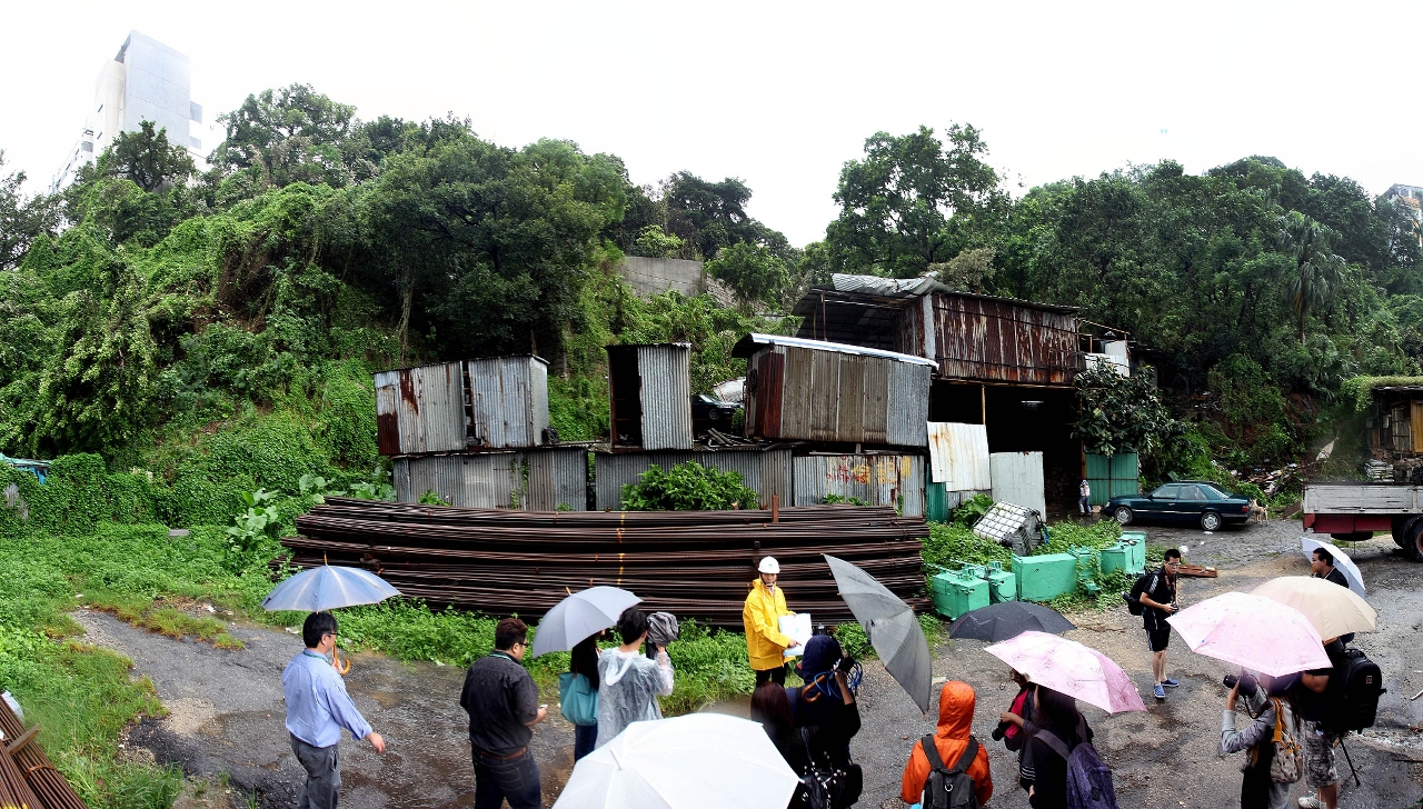 土地工務運輸局介紹“山邊街美化及新口岸和松山行人通道計劃”第二區工程具體情況
