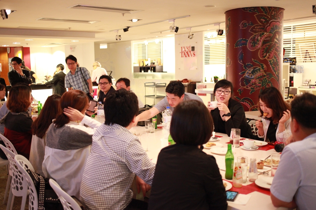集旅遊服務文化體驗餐飲購物於一身的旅遊文化活動中心讓考察團樂在其中