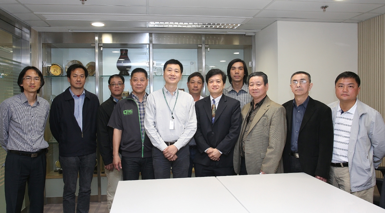 澳門建築安全督導員協會一行到訪土地工務運輸局，獲副局長劉浱搶等接待。