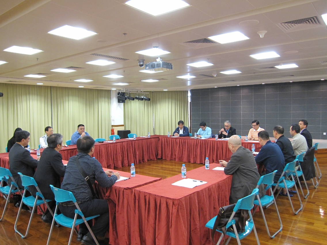 專題小組成員與中區社團及商戶代表座談