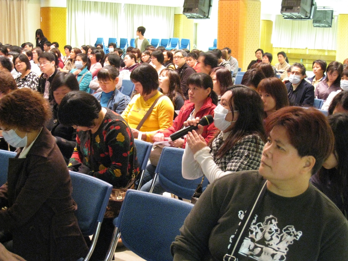 圖2：講座設有答問環節，與會者踴躍提問