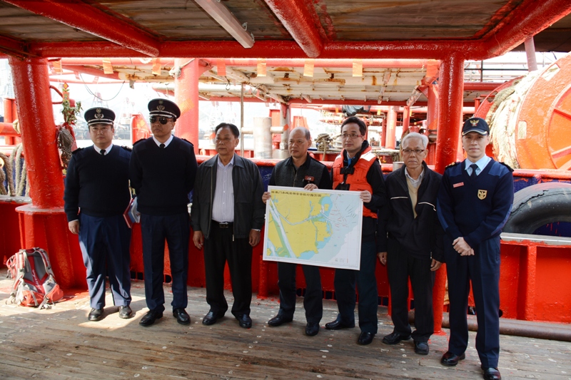 Visita da DSAMA aos pescadores em conjunto com outros serviços para a promoção de medidas específicas