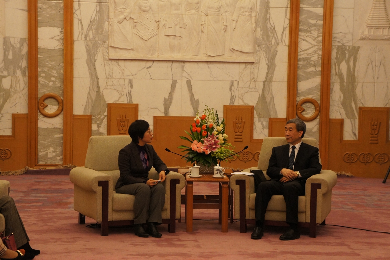 A Secretária Sónia Chan visitou Li Fei, presidente da Comissão da Lei Básica da RAEM da Assembleia Popular Nacional.