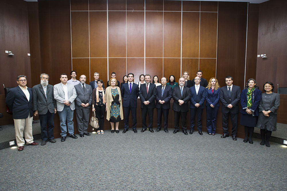 Docentes da UM com o Ministro da Educação e Ciência de Portugal, Prof. Nuno Crato (no centro)