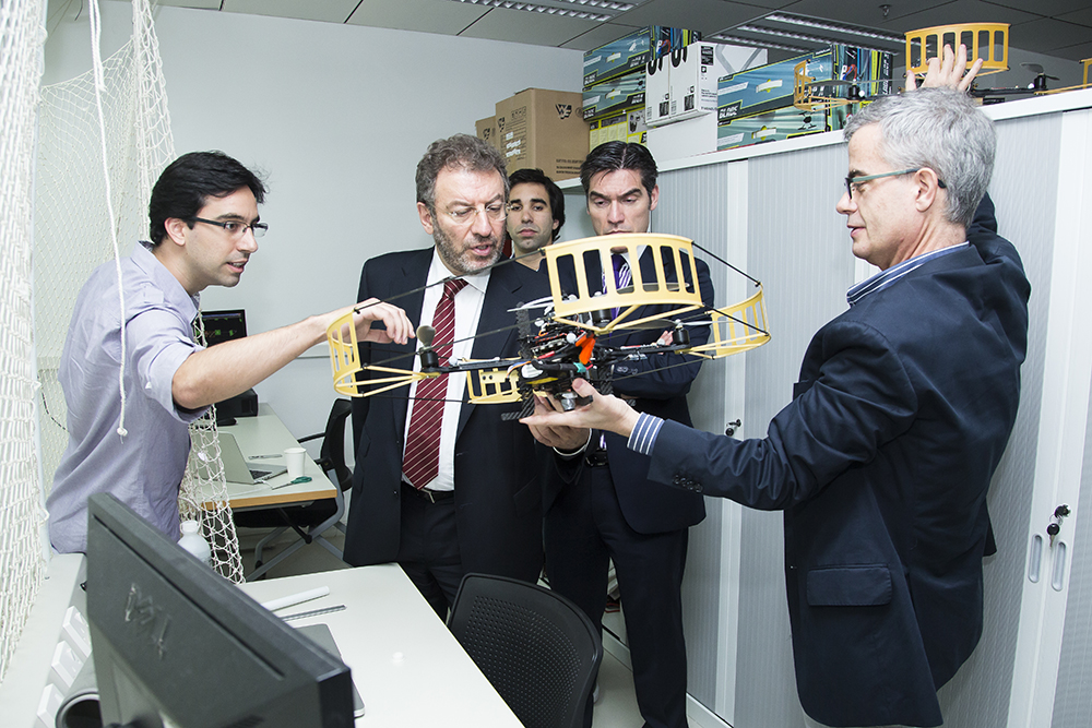 O Ministro visita a Faculdade de Ciências e Tecnologia