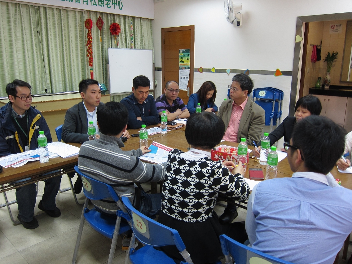 Os pessoais da DSSOPT e da DSAT apresentaram à Delegação da Zona Norte da União Geral das Associação dos Moradores de Macau o plano de execução da obra e os condicionamentos provisórios de trânsito