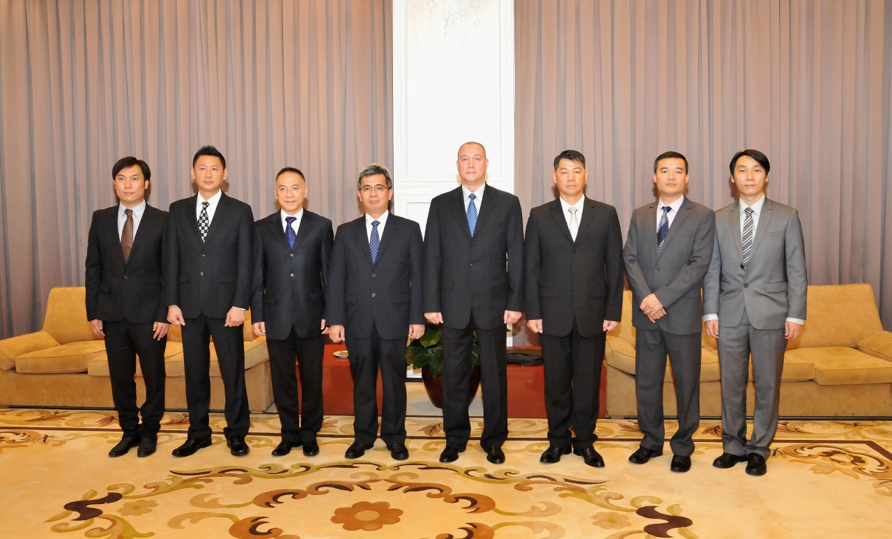 Visita do Comandante-geral dos Serviços de Polícia Unitários a Dalian