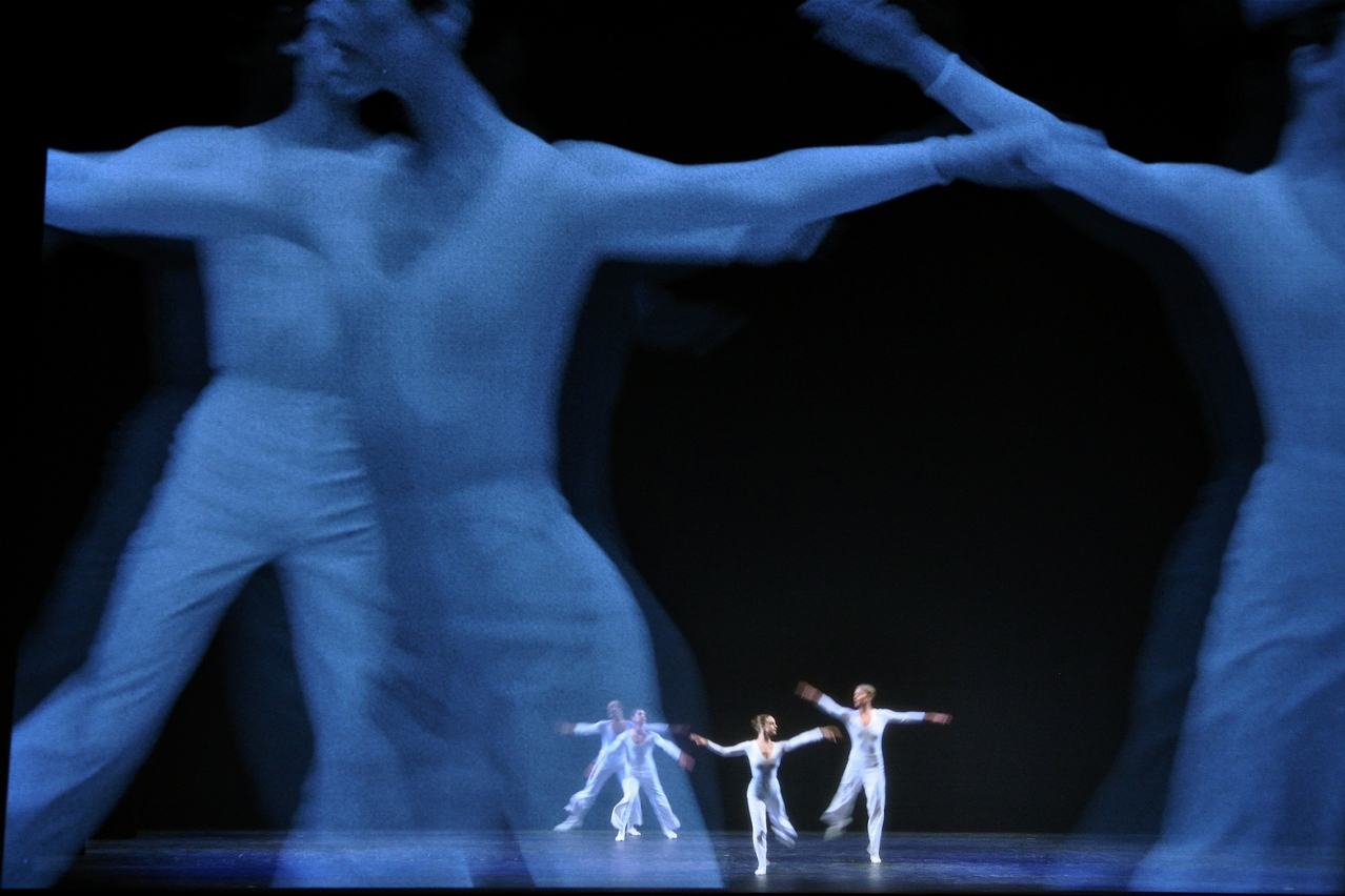 Dance pela Lucinda Childs Dance Company (E.U.A.)
