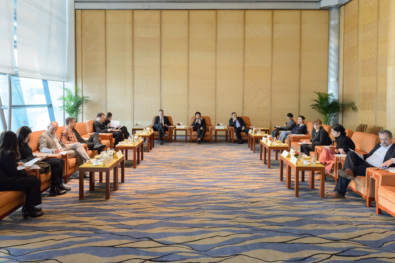 Secretary for Administration and Justice, Ms Chan Hoi Fan, holds a meeting with representatives from local news outlets reporting in Portuguese and English
