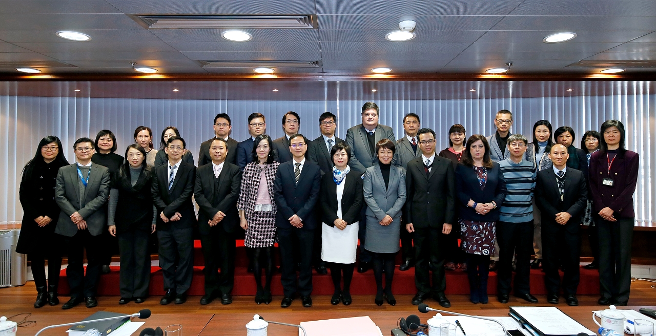 Secretary for Administration and Justice, Ms Chan Hoi Fan, poses for a group photo with officials of the Public Administration and Civil Service Bureau.