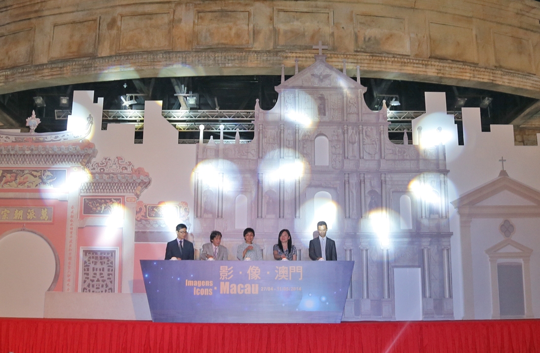 Guests officiate the kick-off ceremony of “Icons‧Macau”