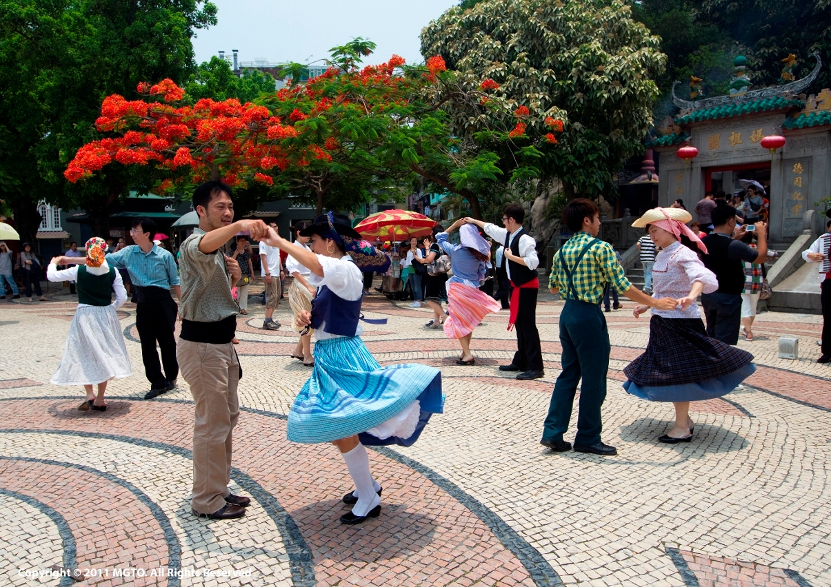 An array of free activities are held along the four walking tour routes under the theme “Step Out, Experience Macau’s Communities”