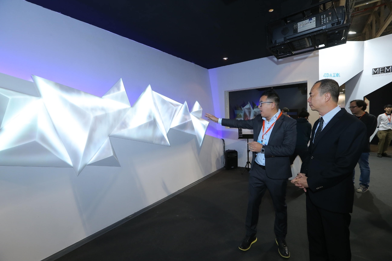 Macao Creative Pavilion is themed on Macao original music, presenting Macao original music and various audio services.