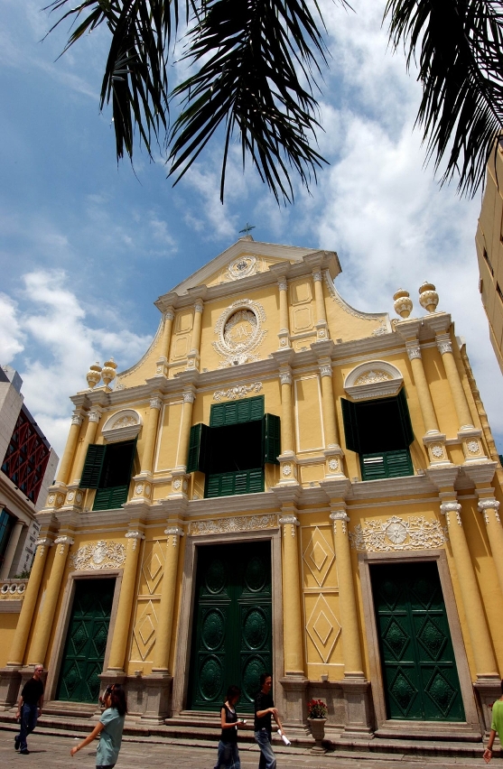 St. Dominic’s Church closes temporarily for electrical works