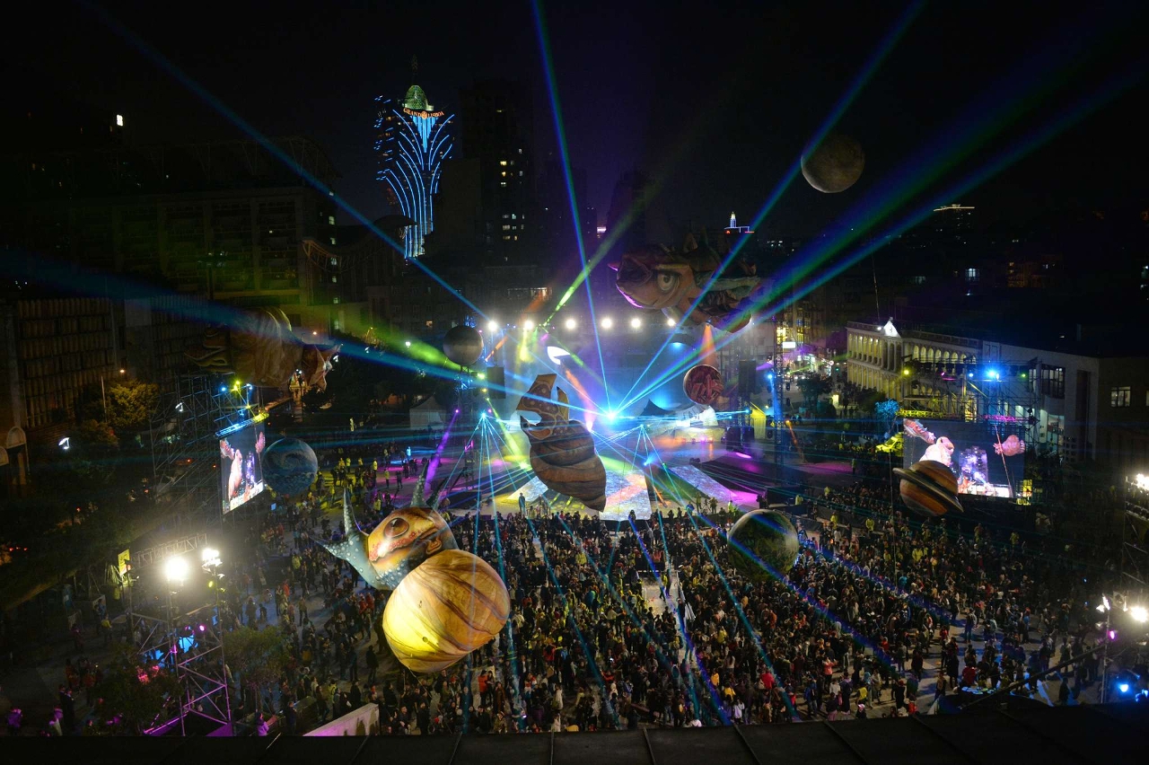 “Parade through Macao, Latin City”
