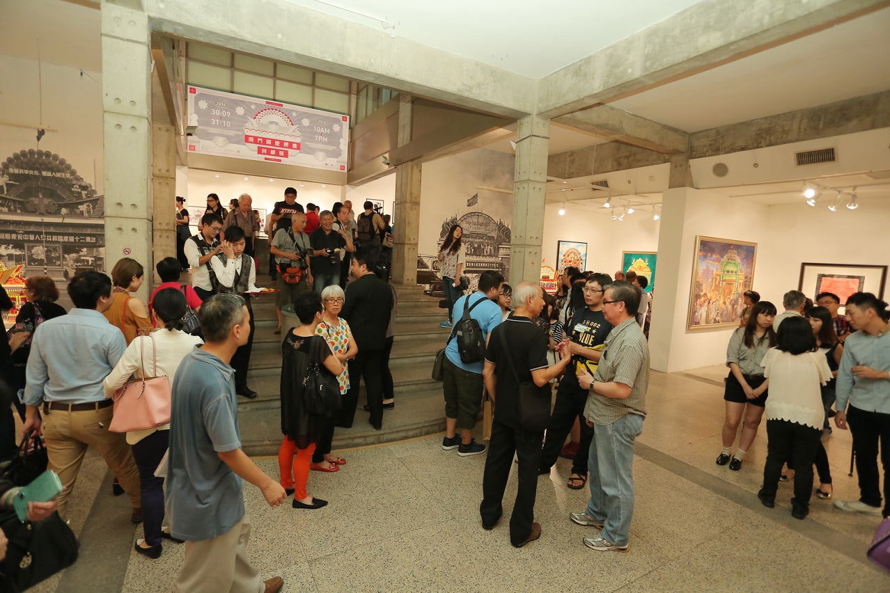 Um grande número de grupos, escolas e organizações apoiaram e visitaram a exposição.