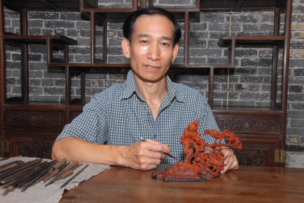 佛山木雕唯一傳人何耀輝