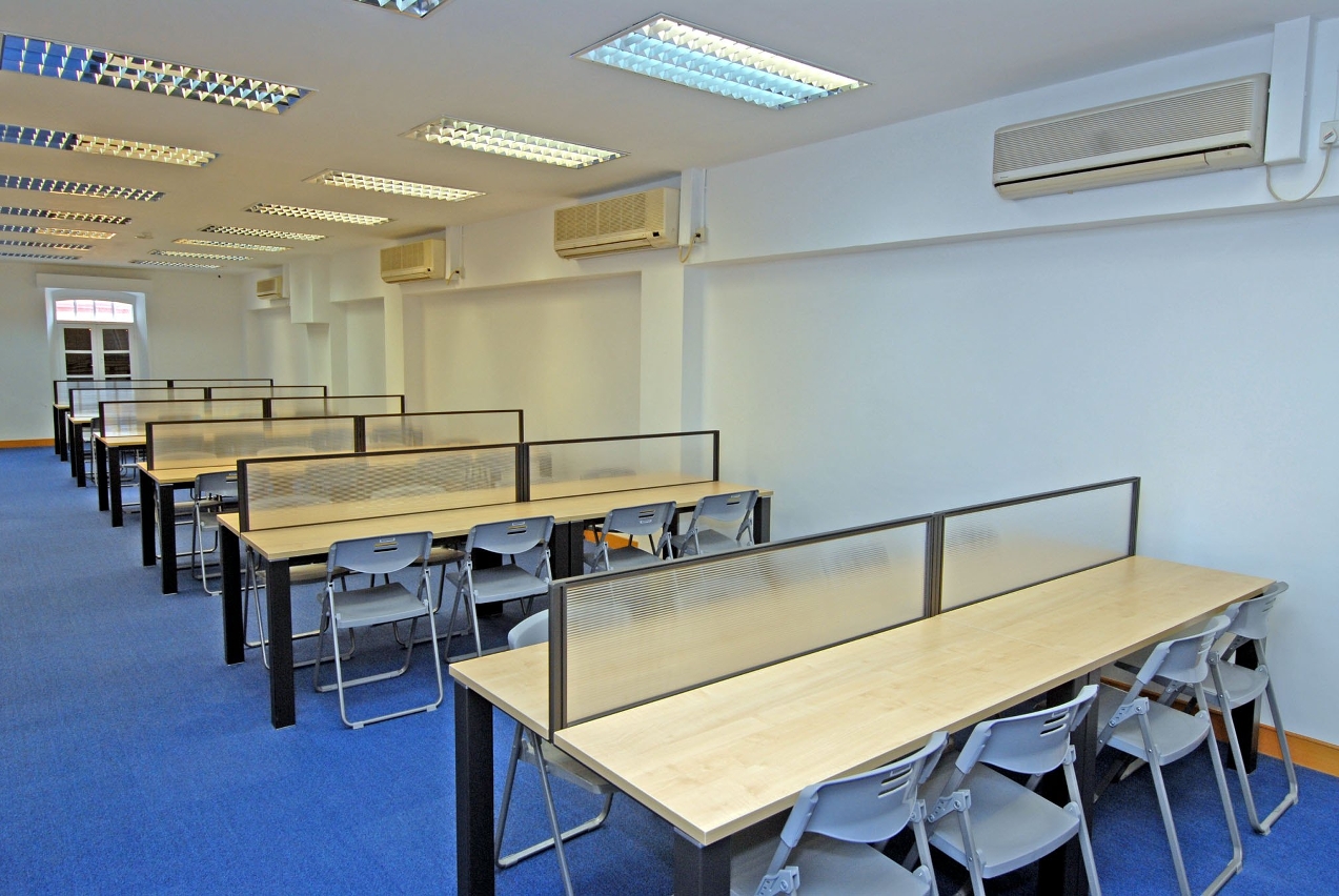 改善工程後的中央圖館總館增加了大量閱覽空間