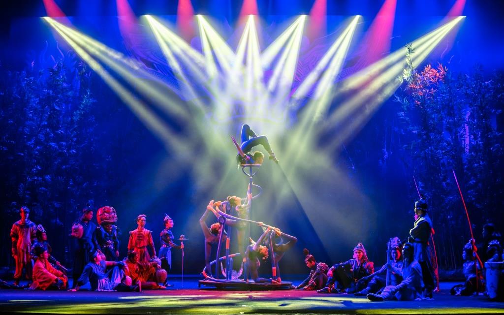O Espectáculo de Acrobacia “The Legendary Swordsman”