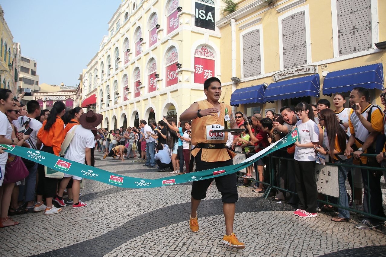 Corrida de Bandejas