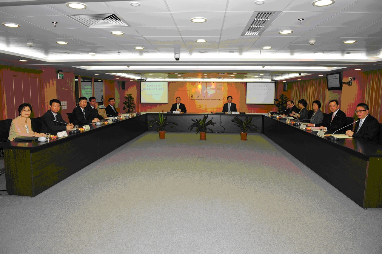 A Comissão para o Desenvolvimento de Convenções e Exposições realizou a 2.ª reunião ordinária e plenária a 14 de Junho de 2011