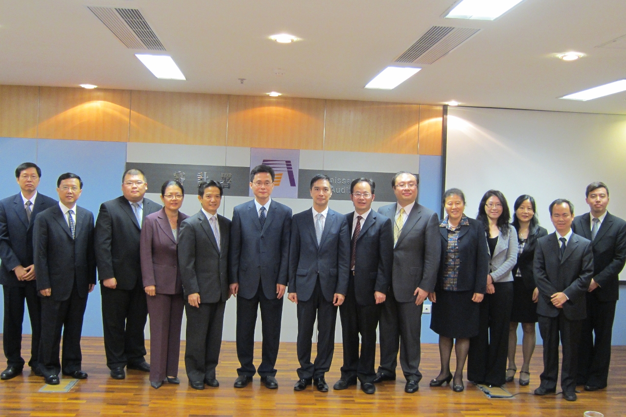 Delegados do Departamento de Auditoria de Guangdong e representantes do CA