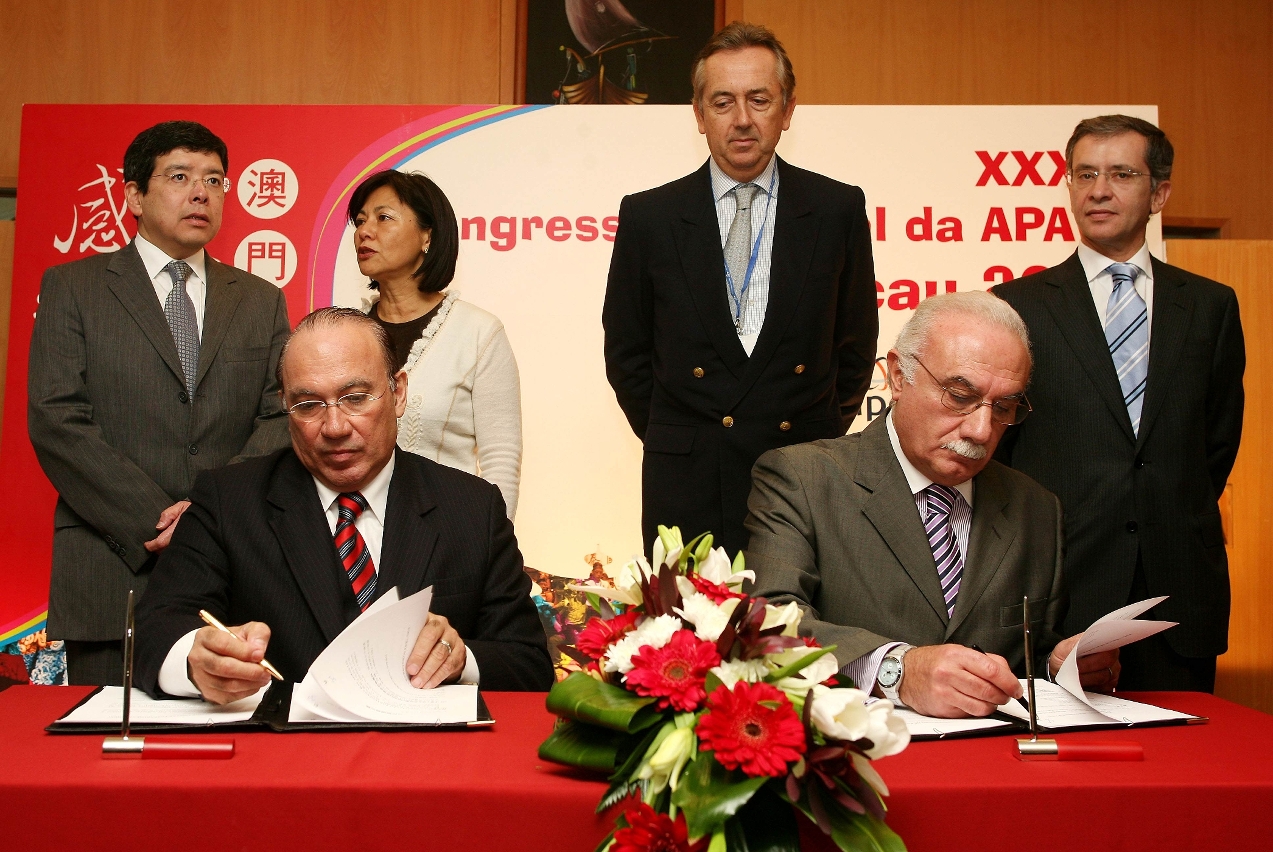 MGTO and APAVT chiefs sign agreement for congress in Macau