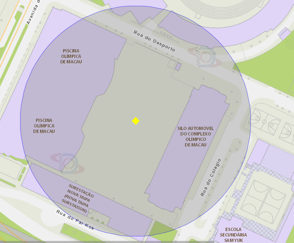 zona de risco com raio de 100 metros nas proximidades do campo de basquetebol ao ar livre do centro desportivo olímpico