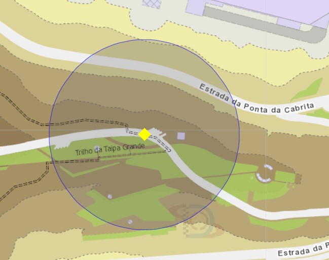 A área de um raio de 100 metros ao redor da taipa grande está delimitada como zona de risco