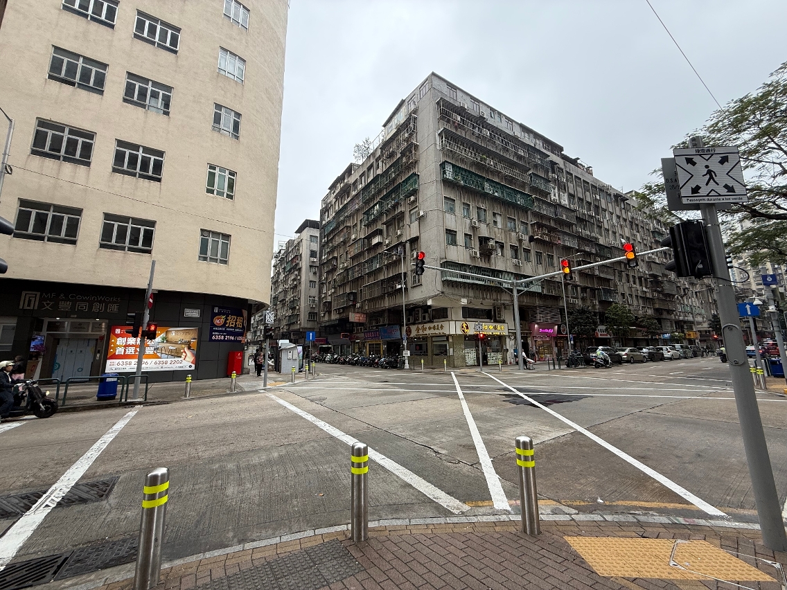 馬場海邊馬路與永康街交界路口已增設全向行人過路設施