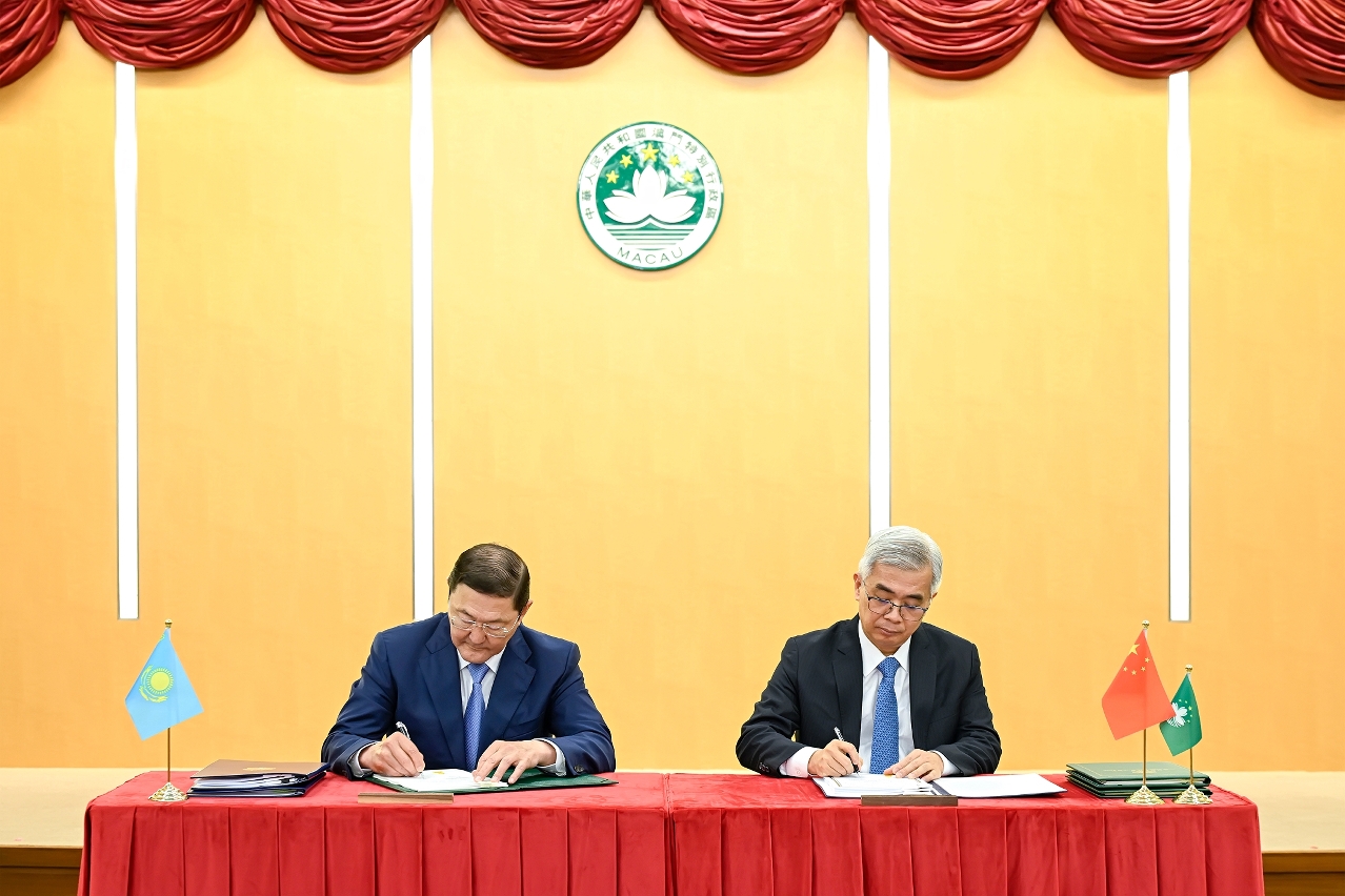 The Macao Special Administrative Region and the Republic of Kazakhstan sign the Agreement on Mutual Legal Assistance in Criminal Matters, the Agreement on the Transfer of Sentenced Persons, and the Agreement on the Surrender of Fugitive Offenders.