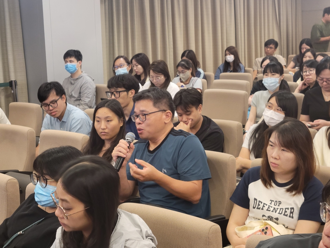 社团前线人员就服务居民时遇到的实务问题与政府交换意见
