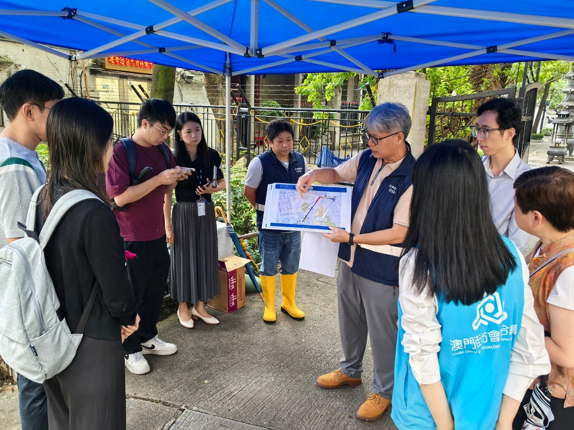 向社團及坊會代表介紹施工內容